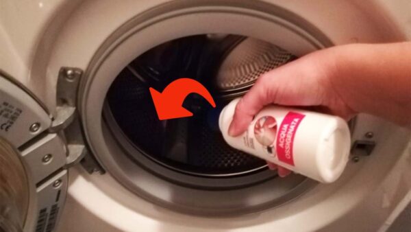 Agua oxigenada en la lavadora, lo que le pasa a la ropa es inesperado