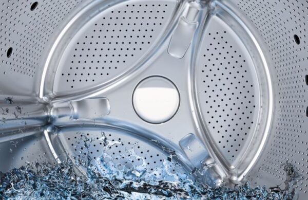 Aquí es donde se forma el moho y la suciedad en la lavadora: aquí le mostramos cómo limpiarla perfectamente