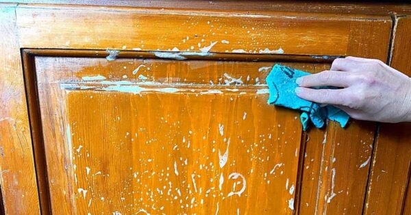 Aquí hay algunos consejos prácticos para limpiar eficazmente los gabinetes de cocina de madera y dejarlos más limpios.