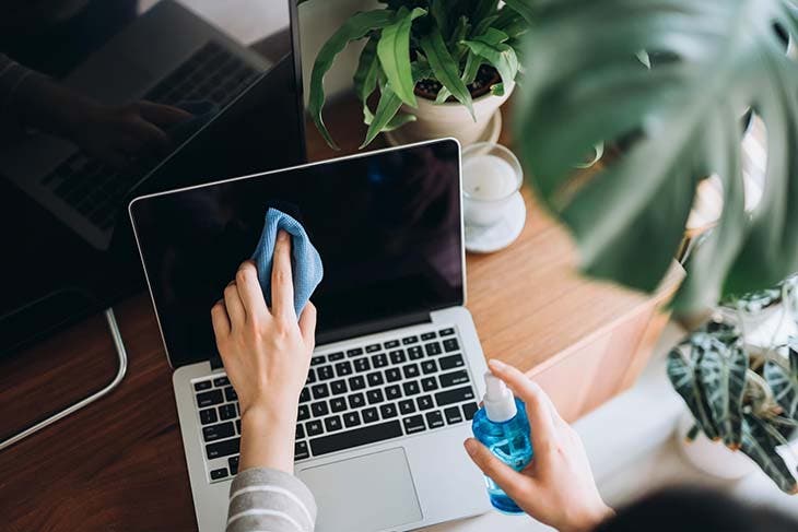 aerosol de pantalla de computadora