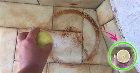 Así es como puedes usar sal para quitar una mancha de óxido de mármol o madera