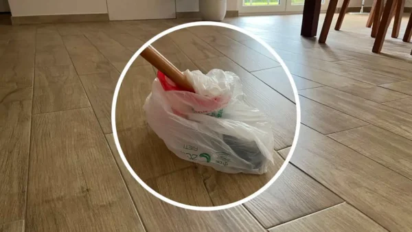 Bolsa de plástico, ve a ponerla en la escoba: adiós aspiradora