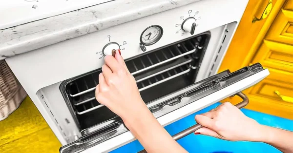 ¿Cómo desbloquear el pomo de la puerta del horno para limpiarlo?