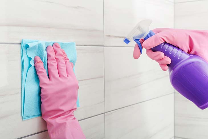 limpieza de paredes de baños