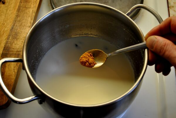 Cómo hacer un pesticida natural: el método con leche caducada