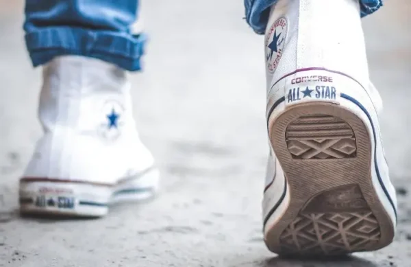 ¿Cómo lavar las zapatillas blancas? El truco ganador