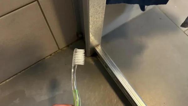 Cómo limpiar perfectamente las barras de ducha: no encontrarás ni rastro de suciedad