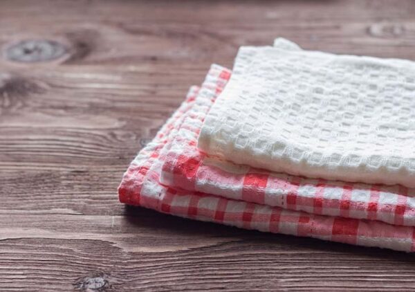 ¿Cómo limpiar y desinfectar los paños de cocina en minutos?