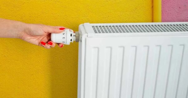 ¿Cómo mantener caliente una habitación en invierno sin aumentar el consumo eléctrico?