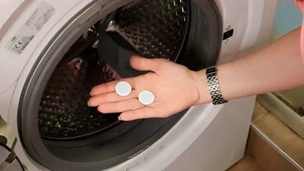 Con este movimiento por fin liberarás tu lavadora de olores desagradables