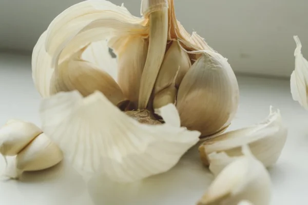 Cáscaras de ajo: no las tires, ¡valen oro! ¡No tienes idea de lo que puedes hacer con él!