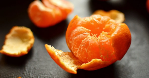 Cáscaras de mandarina: valen su peso en oro, no las tires. ¡Colócalos en el alféizar de tu ventana y harás cualquier cosa con ellos!