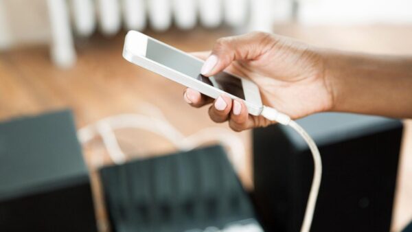 ¿Cuándo deberías cargar tu teléfono? El porcentaje que no debe superarse para conservar la batería