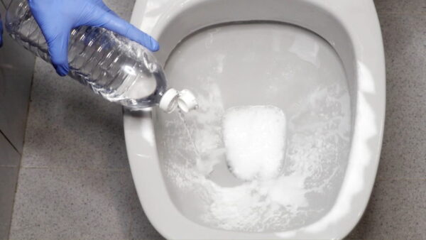 Desinfecta en profundidad y elimina las manchas más profundas: se acabó la suciedad y la cal