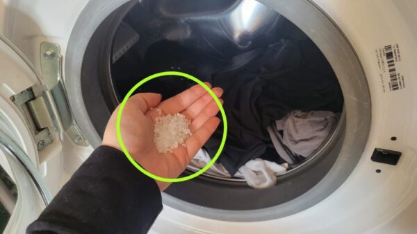 Echa un puñado de sal gruesa a la lavadora: el resultado está garantizado