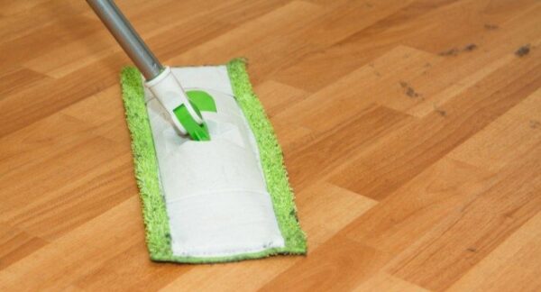 El parquet brillará como nunca gracias a este fantástico remedio de la abuela