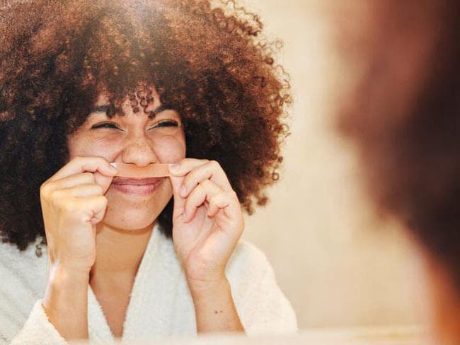 El truco genial para deshacerte del vello facial no deseado sin ir a la esteticista 2 pelo en la cara