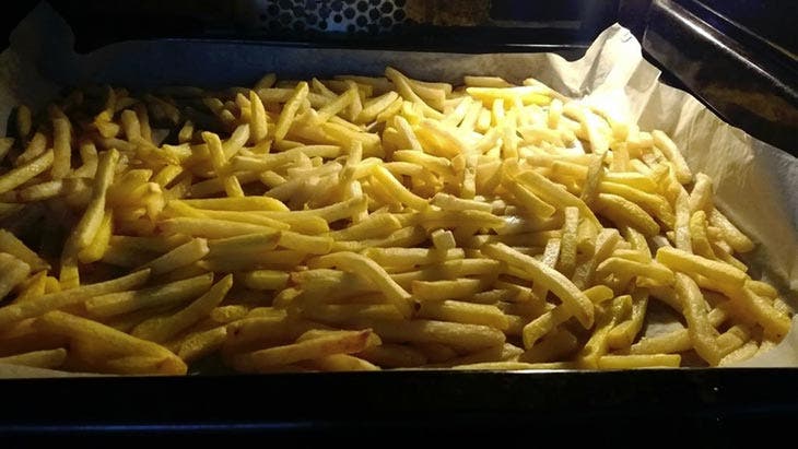 L’astuce pour faire de délicieuses frites croustillantes sans une goutte d’huile 2 Patatas fritas en el horno