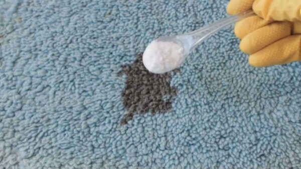 Elimina cualquier mancha de la alfombra, no malgastes dinero en la lavandería – usa esto