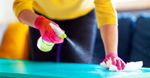 Errores de limpieza que no debes cometer al usar vinagre en tu hogar