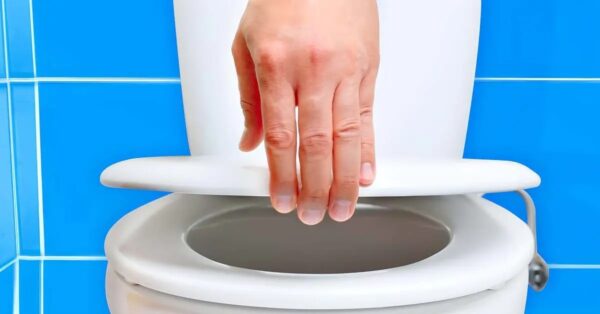 Esta es la razón por la que siempre debes mantener el asiento del inodoro cerrado