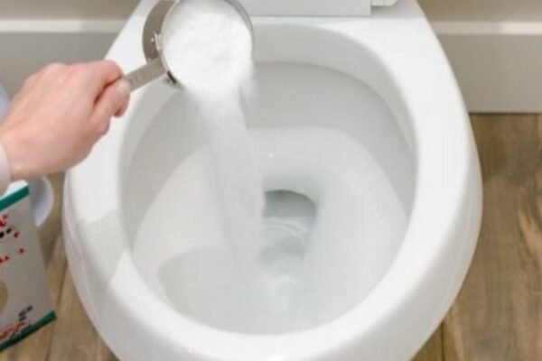 Este detergente en polvo es excelente, aparte de para lavar la ropa, ¡pruébalo en el baño! ¡Resultado sorprendente!