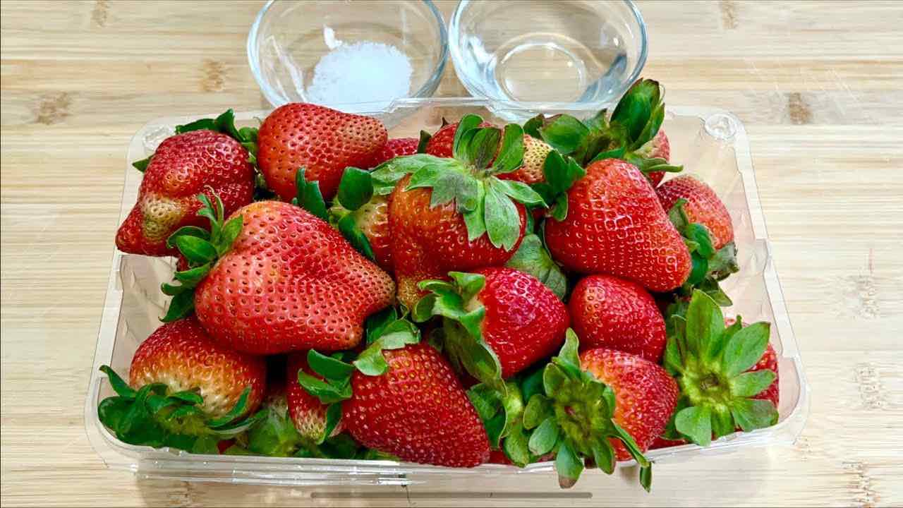 Fresas llenas de gérmenes Fresas llenas de gérmenes