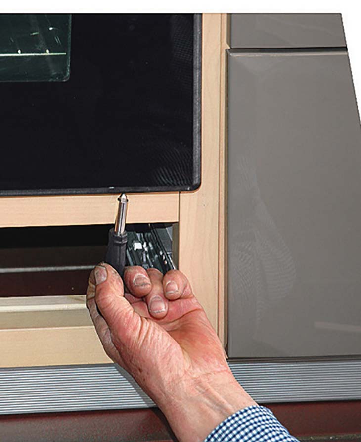 ¿Cómo cambiar el cristal de un horno? Guía paso a paso 8 paso7