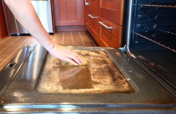 Horno lleno de manchas e incrustaciones: el secreto para limpiarlo sin esfuerzo y en pocos pasos