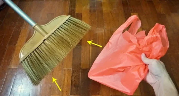Ideas de bricolaje de una bolsa de plástico para una limpieza práctica y económica de la casa