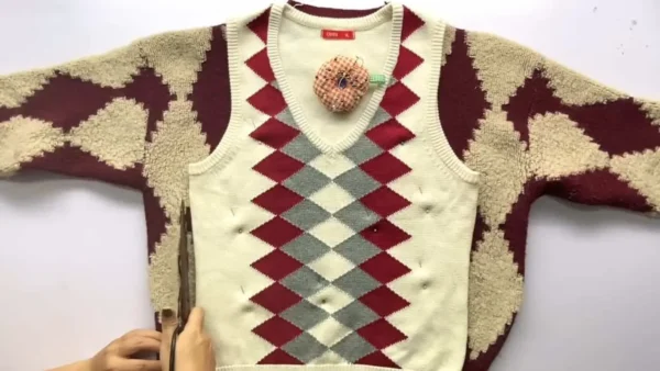 Jerséis sueltos, cómo encogerlos en cinco minutos: así solucionan las costureras el problema