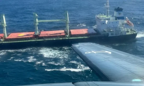 La Armada permitió que una flota de 259 pesqueros chinos ingrese al mar argentino para refugiarse de un temporal