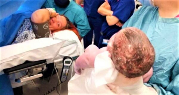 La historia del nacimiento de un bebé de gran tamaño