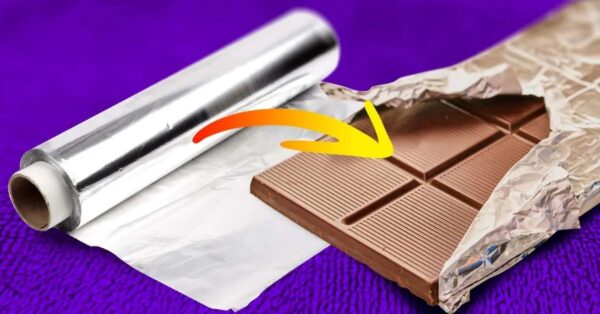 La razón por la que el chocolate está envuelto en papel de aluminio. poca gente sabe