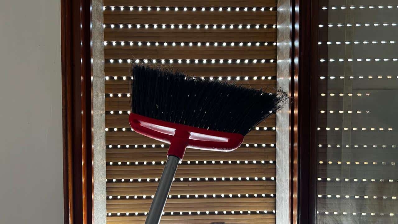 Se folla sobre las contraventanas