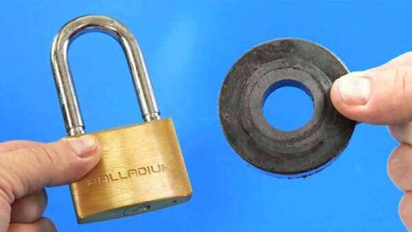 Lock, el truco del imán (que usan los mañosos) para abrirlo en sólo 3 segundos