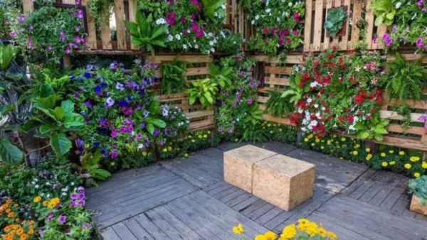 Los secretos de un jardín vertical exitoso en 4 pasos