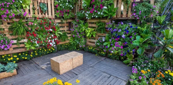 Los secretos para crear un jardín vertical exitoso en 4 pasos