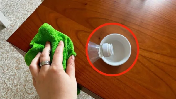 Madera apagada y vieja, el remedio natural muy potente para pulirla en un instante