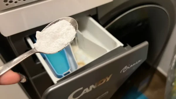 Media taza de bicarbonato de sodio en la lavadora y solucionarás estos 5 problemas muy comunes