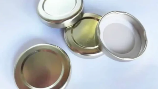 Nunca tires las tapas de los botes, si los reciclas de esta manera ahorras dinero