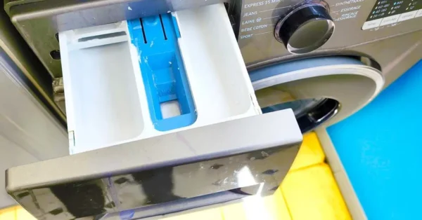 Para esto están los 3 compartimentos del cajón del detergente de la lavadora