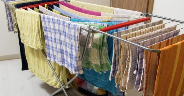 ¿Por qué no debes secar la ropa en casa?