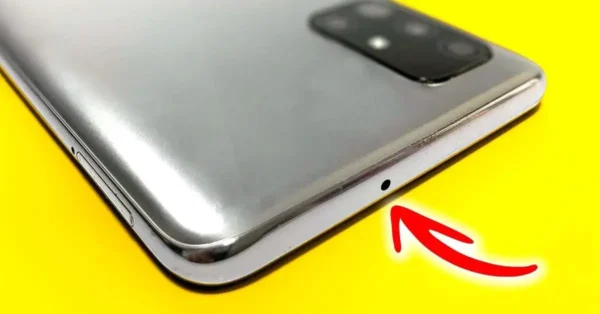¿Por qué su teléfono tiene un pequeño agujero en el borde? Su función hace la vida más fácil.