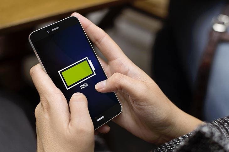 Batería del teléfono cargada al 100 %