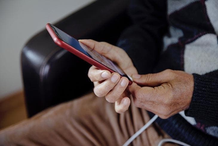 Usar el teléfono móvil mientras se carga