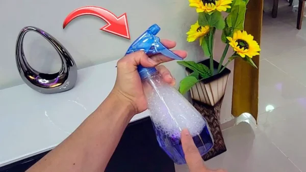 Pulverízalo y ya no encontrarás moscas, mosquitos, cucarachas e insectos volando por casa