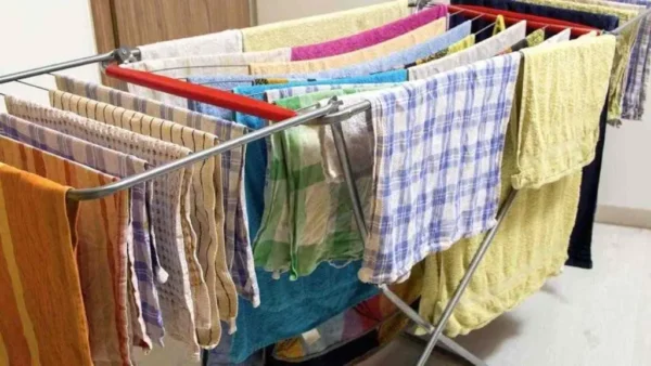 Ropa tendida en casa, en el lugar indicado: aquí se secan en 10 minutos