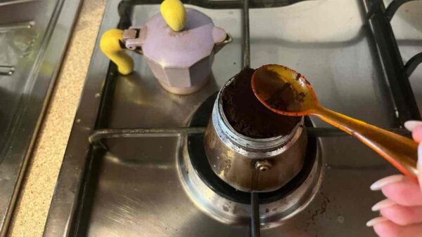 ¿Se debe prensar o no el café de la moka? La respuesta de los expertos en cocina.