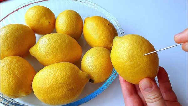 Si tienes un limón y una aguja en casa, pruébalo: es imposible prescindir de él.